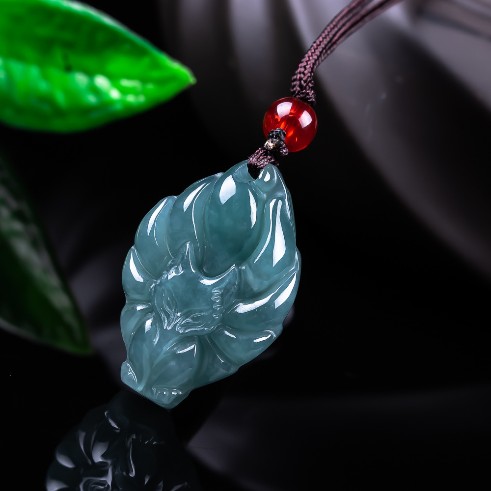 Vintage Fashion Accessories - Doğal Birmanya Jadeite Tilki Kolye Kolye